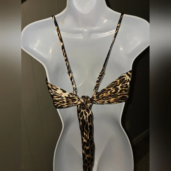 5 for $25 Bundle Deal - Leopard print hankerchief crop top - Picture 4 of 4